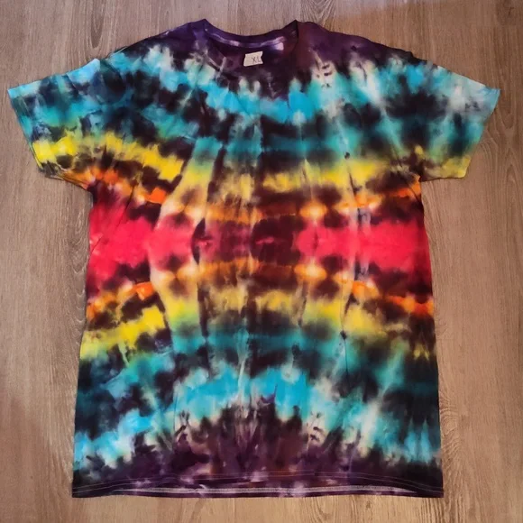 Mens XL Short Sleeve Handmade Tie Dye Shirt - Picture 1 of 2